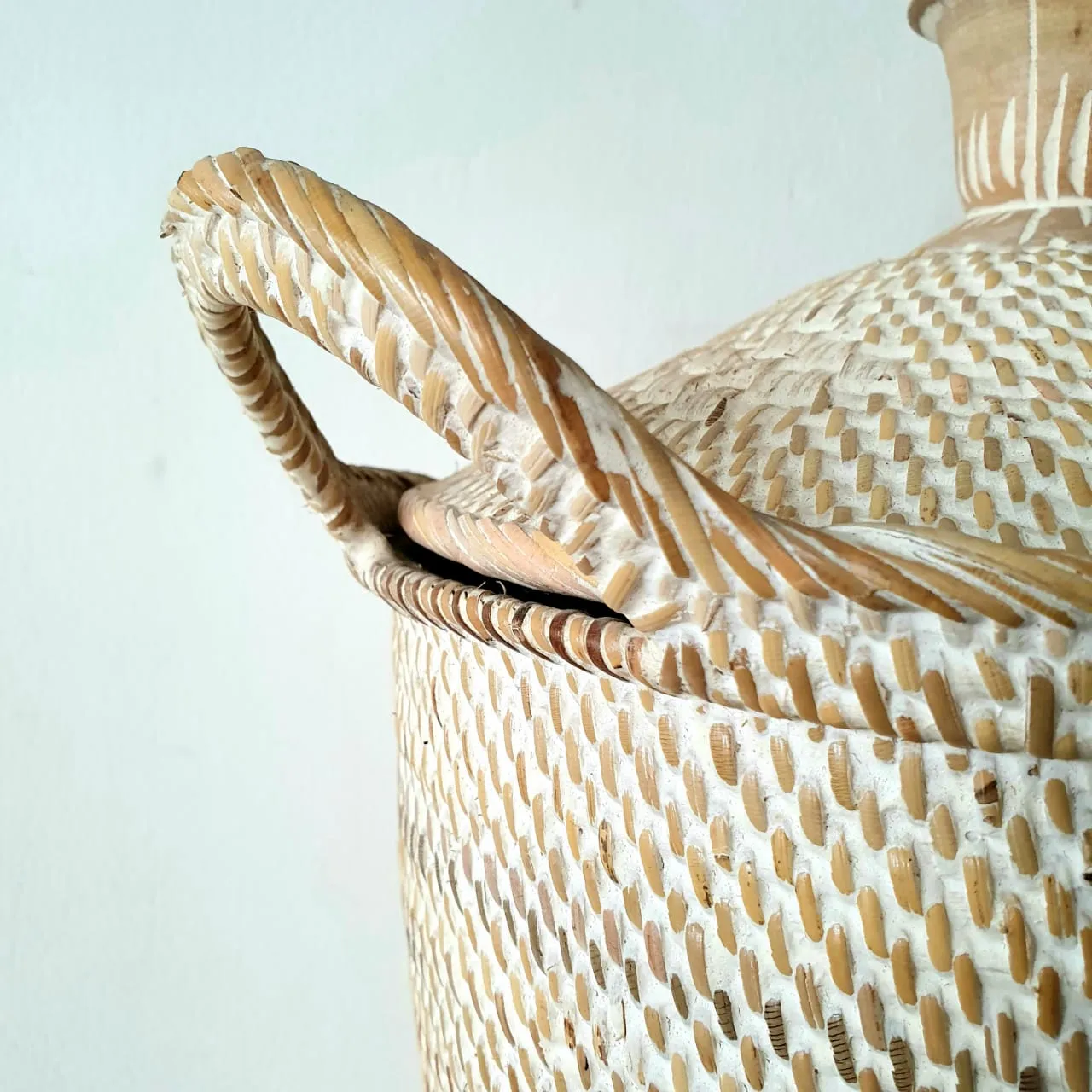 Rubbish Bin Woven Rattan With Flower Shaped Top Handle