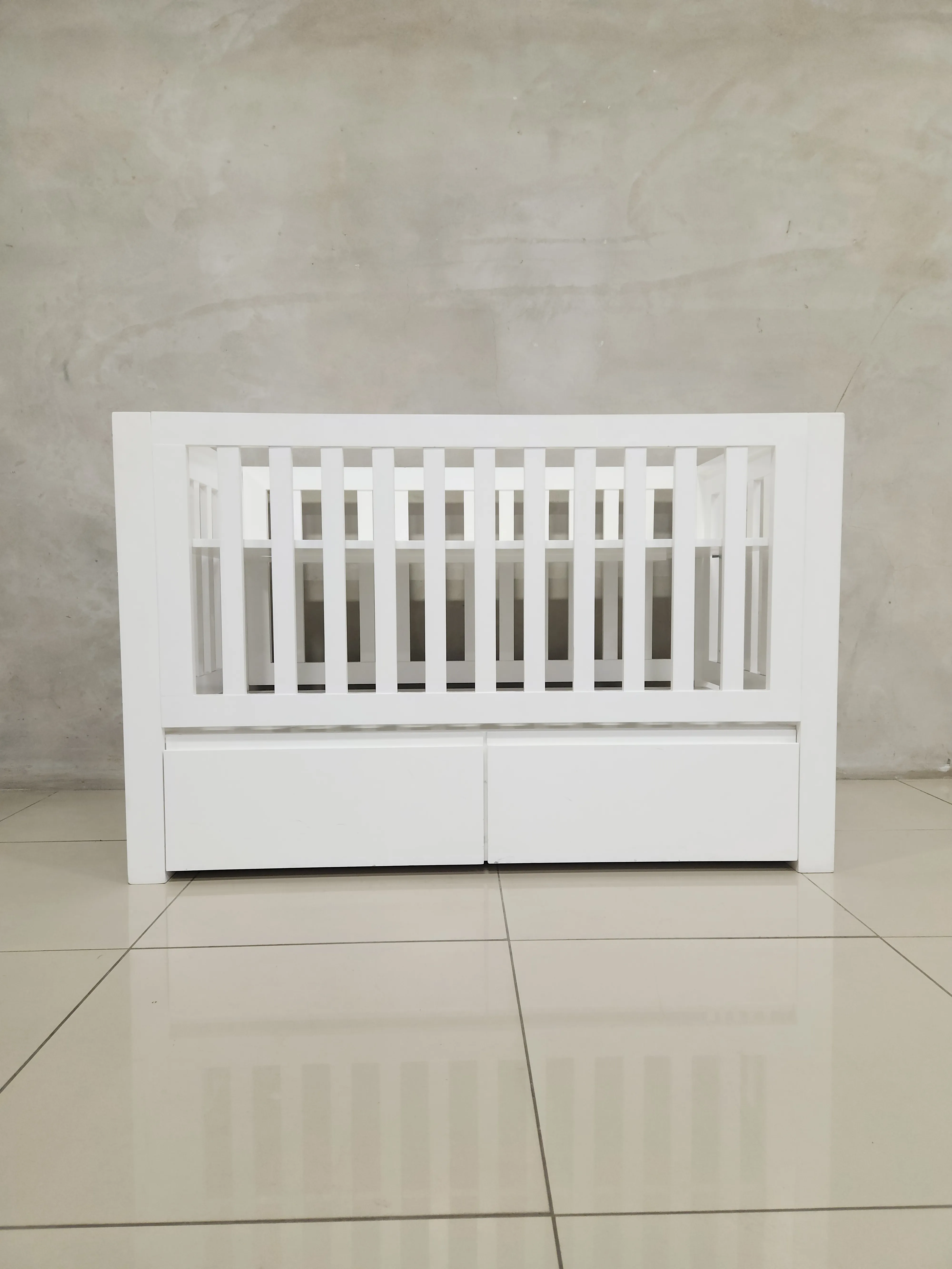 Square frame cot in White