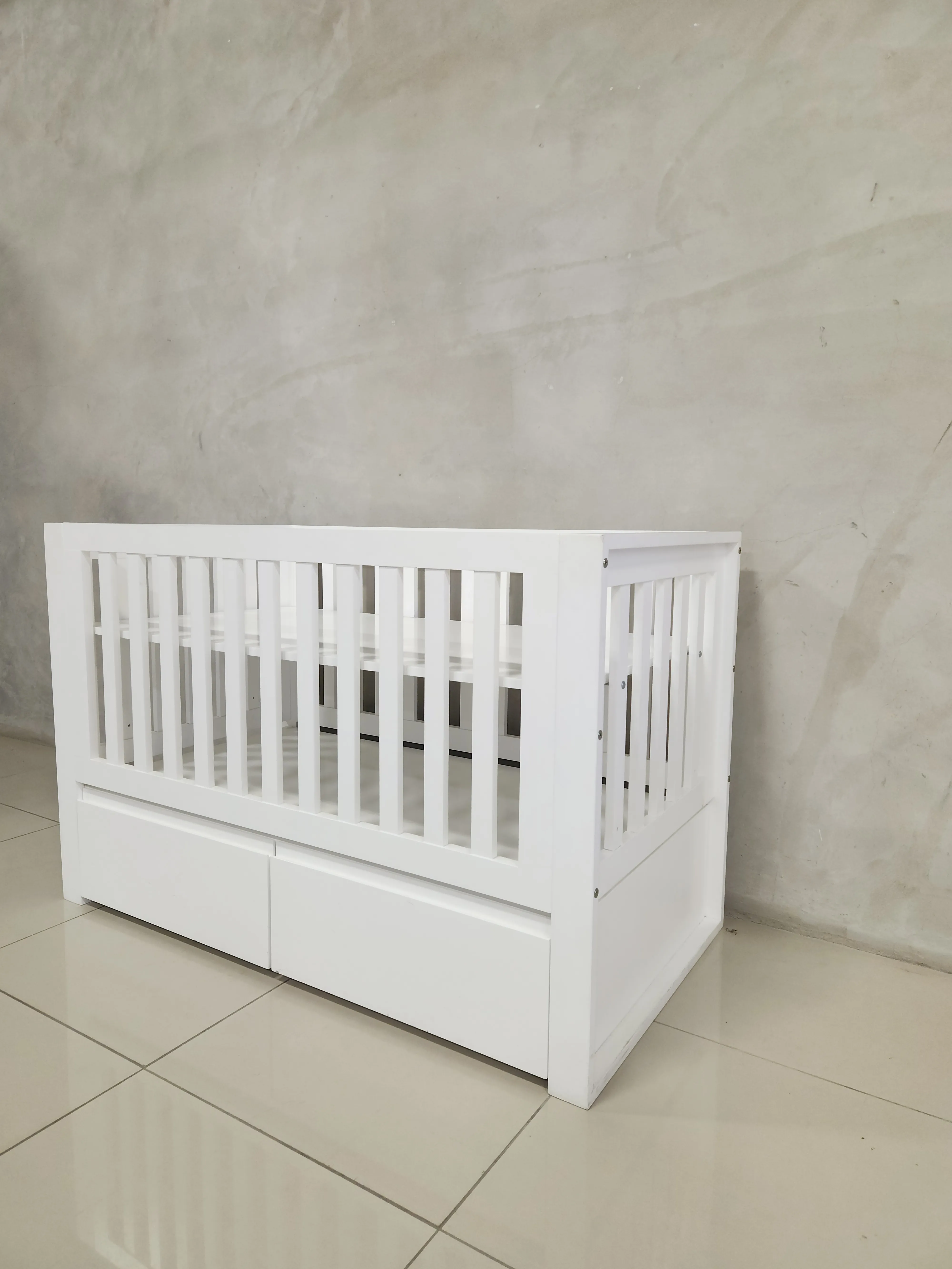 Square frame cot in White